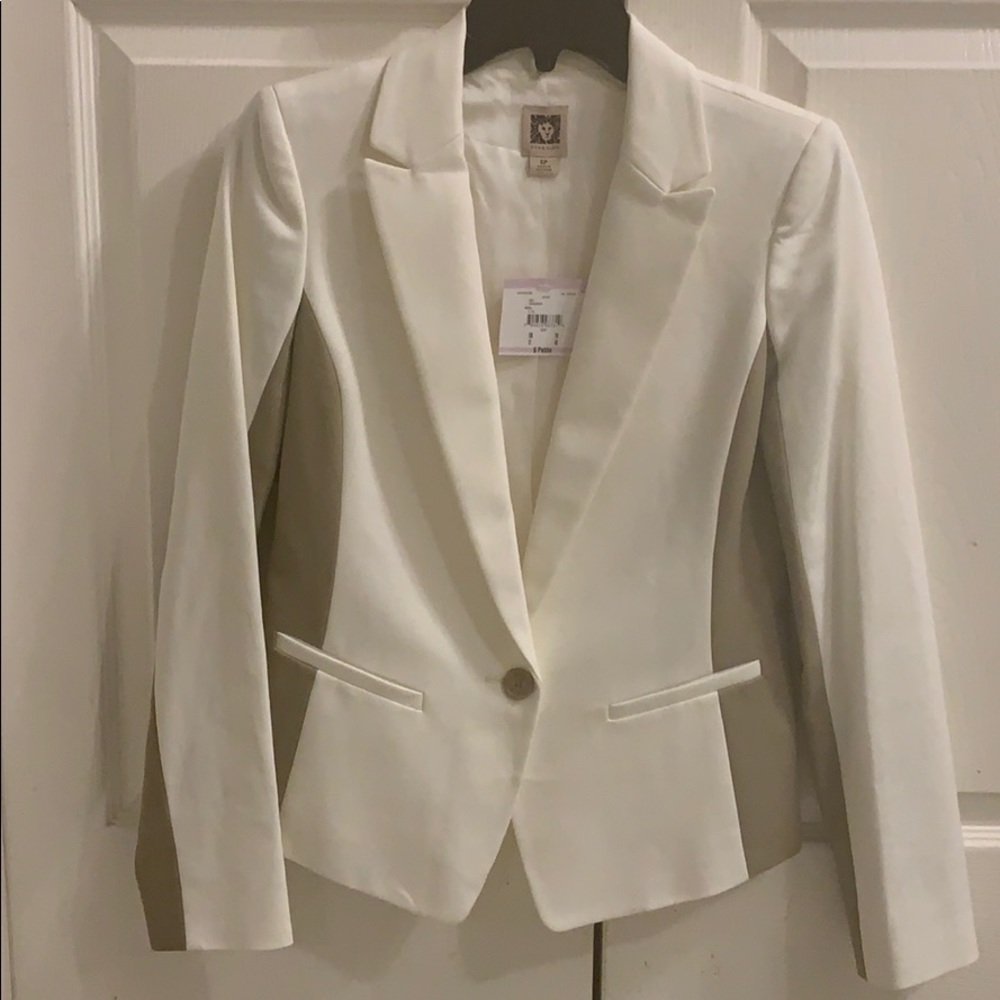 Off white fitted jacket